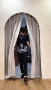 Swipe Up Kemeja Batik Pria Modern Lengan Pendek Widura Maroon