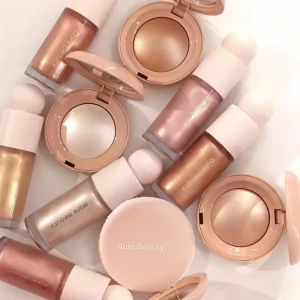 Rare Beauty Light Silky Touch Highlighter - Bộ Trang Điểm Chống Nhòe Chống Thấm Nước Lâu Trôi Tạo Vẻ Ngoài Tự Nhiên Rạng Rỡ
