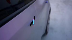 2025 Newest 8th Generation Wireless Auto Door Handle for Tesla Model Y 3 Y YL Juniper 3 Highland Auto Presenting Welcome Mode