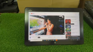 โน๊ตบุ๊ค แท๊บเล็ต 2 ni 1 Fujitsu odel R727 lntel m (R) Core i5 -7300 U CPU  2.60 ghz 2.70 ghz windows10 RAM 4 GB SSD 128 GB มีกล้องหน้า/หลัง
