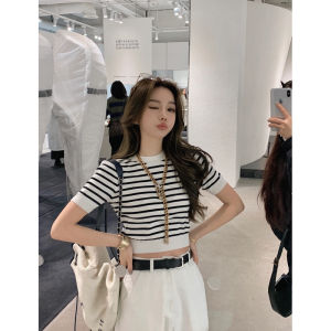 Black White Striped Knitted Short Sleeve T-Shirt for Women Sweet Style Slim Fit Crewneck Top for Summer Season