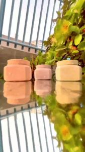 SKINSANE Exfoliating Body Scrub dengan Centella Asiatica - Pencerah & Melembabkan Kulit