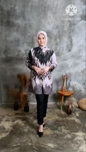 Desain Batik Tradisional untuk Keluarga: Kemeja Pria, Tunik Wanita, Batik Anak Laki-laki