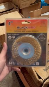 แปรงลวดกลมทองเหลือง ขนาด 4 นิ้ว ยี่ห้อ BLACKBIRD