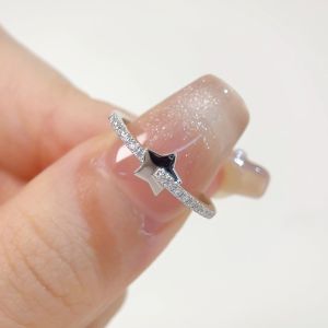 LAZO DIAMOND LAZO DIAMOND Sparkling Star Pavé Diamond Ring in 9k White Gold