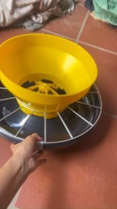 Máng Ăn Cho Gia Cầm Thế Hệ mới Sức Chứa 10kg - Máng Ăn Chống Bới Siêu Bền