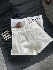 กางเกงขาสั้นผ้ายีนส์เอวสูงสไตล์ฤดูร้อนสำหรับผู้หญิง กางเกงขาสั้นทรงหลวมสบาย ๆ ดีไซน์กระเป๋าแบบบาง สไตล์เรียบง่าย เหมาะกับทุกสไตล์ กางเกงขาสั้นทรงสลิมฟิต