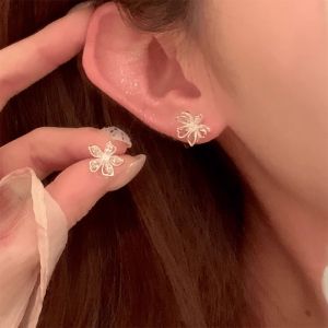 Elegant Hollow Flower Ear Studs for Women 2025 New 925 Silver Needle High-End Sensation Versatile Exquisite Earrings Jewelry