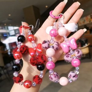 INS New Phone Lanyard Strap Pink Leopard Furry Pendant Beaded Bracelet Hanging Chain Phone Case Rope Casing Phone Lanyard Wrist Strap Keychain Charm Chain Hanging Cord Anti-lost Handmade Polymer Clay Ceramic Bracelet for Women Girl y2k bracelets