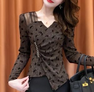 Embroidered Drilled Mesh Shoulder Loose Waist T-Shirt