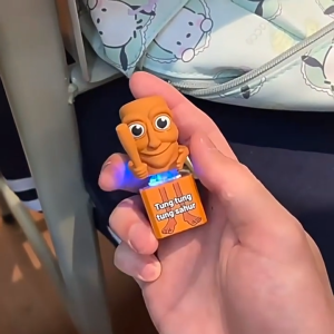 Gantungan Kunci Suara Cahaya Tekan/Liontin Tas Suara Lucu/Hiasan Meja Kecil Kreatif/Liontin Efek Suara Simulasi/gantungan tas viral 2025