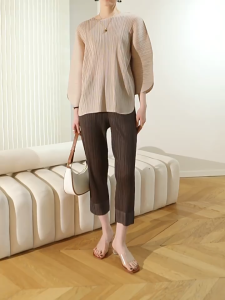 กางเกง MIYAKE ทขายาว กางเกงพลีทขายาวถึงข้อเท้าแบบเรียบง่ายสำหรับผู้หญิง กางเกงสีพื้น MODE Korea