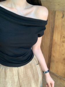 สไตล์ฝรั่งเศส เสื้อยืดแขนสั้นปิดไหล่ผู้หญิง ฤดูร้อน พรางหุ่น เซ็กซี่ Hot เด็กผู้หญิง ไหล่เปลือยสวย เสื้อท่อนบน บริสุทธิ์ 