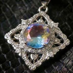 Multi-faceted zircon crystal necklace simple design with a touch of personality