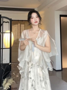 แฟชั่น衣 ผู้หญิง ฤดูร้อน สั้น ผ้าชีฟอง แจ๊กเก็ตเพื่อให้เข้ากับกระโปรง น้ำหนักเบา คาร์ดิเกน เสื้อโค้ท หลากหลาย ชุดคลุมแบบบาง