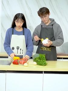 Tạp Dề Nấu Ăn Làm Bếp Thời Trang Có Khăn Lau Tay Kèm Túi Lớn Cho Nam Và Nữ Chống Thấm Nước Chống Dầu Mỡ-HAUSE