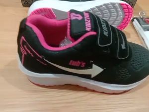 Sepatu Sekolah Anak Perempuan Laki Laki Sepatu Warna Hitam Murah Tali Perekat Rekat Kecil Tanggung Umur 6-10 Tahun PAUD TK SD SMP SMA Kelas 1 2 3 4 5 6 7 8 9 0-KIDZTUBS1352041024