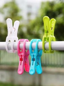 Non-Slip Large Plastic Clothesline Clips for Drying Clothes Quilts Socks Strong Wind Resistant Bed Sheet Quilt Clips