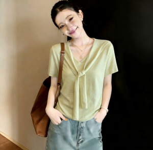 Slimming Pseudo Two-Piece V-Neck Short Sleeve T-Shirt