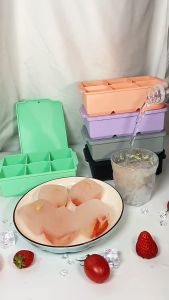 Large Ice Cube Tray with Lid Silicone Ice Cube maker Big Ice Cube Molds for Whiskey Cocktails Jelly Baby Feeding Food Grade