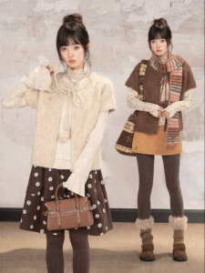 loveheynew | Áo Sweater Knit Ngắn Màu Nâu Đất Dây Tassel Form Rộng Đa Năng