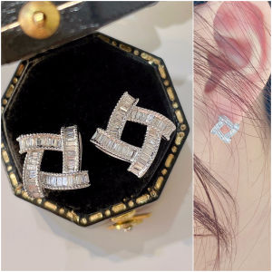 Huitan Square Stud Earrings Women Full Bling Iced Out CZ Crystal Ear Stud Earrings Statement Accessories Modern Fashion Jewelry