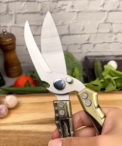 Kéo cắt xương gà Eagle Japan thiết kế trợ lực đa năng nhiều công dụng thái thịt mở bia (Dao Kéo 2 Trong 1 Đa Năng Không Gỉ Cao Cấp Hàng Nhập Khẩu)