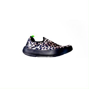 OOFOS OOMG WOMENS  EEZEE SHOE - BLACK CHEETAH รองเท้าเพื่อการฟื้นฟู