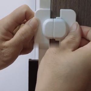 Kunci Kulkas Pengaman Anak Serbaguna / Pengunci Kulkas Safety Lock Kunci Tambahan Pintu PH C1258