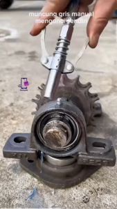 Kepala Pompa Grease Coupler Heavy Duty Kunci Ganda /Universal Nozzle Universal Elektro-pneumatik