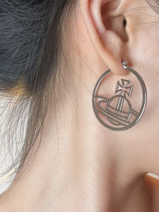 Vivienne Westwood Large Hollow Saturn Hoops Earrings Womens Fashion Jewelry Fresh out Alloy Geometric Pattern Ear Cuffs