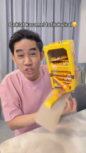 ## 🍫 TOFILUK CHOCOLATE CARTON – WHOLESALE Enjoy the delicious taste of **Tofiluk Chocolate** combining a **crunchy biscuit centre with a smooth chocolate coating and creamy filling** — a great treat for chocolate lovers. 📦 **CARTON DETAILS** • **1 Ca