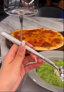 [ซื้อ 10 แถม 10] ช้อนสแตนเลส ครัวเรือนประณีตอาหารช้อนกาแ ช้อนขนมหวาน ช้อนหัวกลม หารสำหรับบ้านร้านอาหาร ใช้กับอาหารหลัก