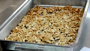 BUY 1 TAKE 1 Roasted cashews delicious cashews for office snacks high-quality large cashews nuts