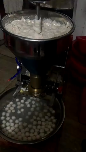 เครื่องปั้นลูกชิ้น เครื่องทำลูกชิ้นอัตโนมัติ ไฟฟ้ารุ่นZB-280📌มีพร้อมส่ง