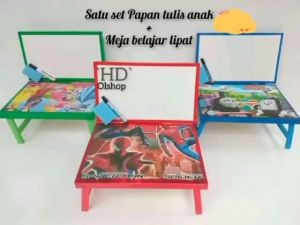 Satu Set Papan Tulis & Meja Lipat Karakter