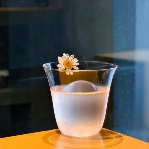 Japanese Style Wide Mouth Thin Body Crystal Glass Whiskey Cocktail Cup Bar Dining Utensils Unique Shape Personalized Wine Cup