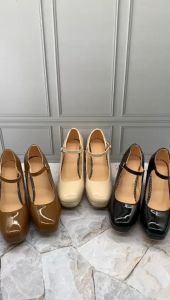 Sepatu Wanita Retro Chunky Heels  Fashion Korea H4284