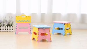 Kursi lipat plastik portable mini mainan bangku duduk anak belajar makan