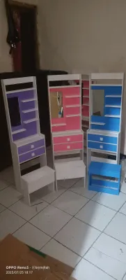 meja rias kosmetik plus bangku/ bahan impor