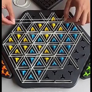 ปริศนา หมากรุกโซ่ การต่อสู้หลายคน ปฏิสัมพันธ์ ยางรัด สามเหลี่ยม เกม เดสก์ท็อป ของเล่นเพื่อการศึกษา