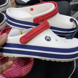 รองเท้าแตะ Cross Lite Ride ผลิตจากยางอย่างดีนิ่มเบาไม่ลื่นใส่สะอาดเท้ามีไซส์M4  M11