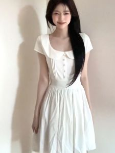 ชุดเดรสยาวคอตุ๊กตาสีขาวสไตล์ฝรั่งเศส ทรงเข้ารูป เอวเข้ารูป กระโปรงทรงเอ แขนสั้น ผ้าผสมโพลีเอสเตอร์ ฤดูร้อน 2025