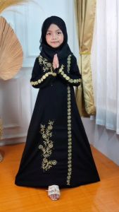 Gamis Abaya Turki Anak Perempuan + Kerudung Bunga Shafa Umur 2 3 4 5 6 7 8 9 10 12 Tahun Baju Hitam Id Al habsyi Terbaru Lebaran 2024