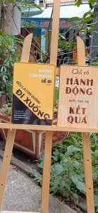 Tranh Lẻ Động lực Văn Phòng - Slogan Thái độ hơn trình độ Trang trí Tường Có Bọc Viền