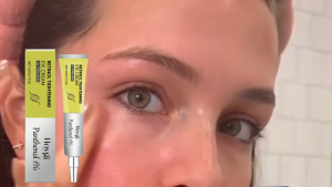 Hoygi High-Purity Retinol Brightening Eye Cream for Fine Lines Firming Eye Bags Soothing Puffiness Moisturizing and Early Anti-Aging Eye Care
