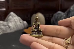 Decor Mini Tượng Phật Giáo Nhỏ Trang Trí Đức Phật Thích Ca Mâu Ni Ngồi Thiền Bằng Đồng Thau - Đồ Đồng Thuận Tâm