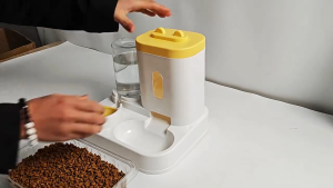 Automatic Cat Feeder and Water Dispenser – Universal Dog Bowl/Cat Bowl – Pet Water Fountain
