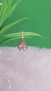 Liontin Acosta Alloy Lapis Mas 18K Permata Zirconia PP023G