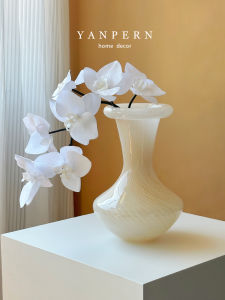 ขวดดอกไม้แก้วทรงลำลองพร้อมดอกไม้สดสำหรับตกแต่งโต๊ะทำงานในห้องรับแขก ขวดดอกไม้ตกแต่งสำหรับงานปาร์ตี้ ขวดดอกไม้แก้วสีสันสดใสขนาดใหญ่